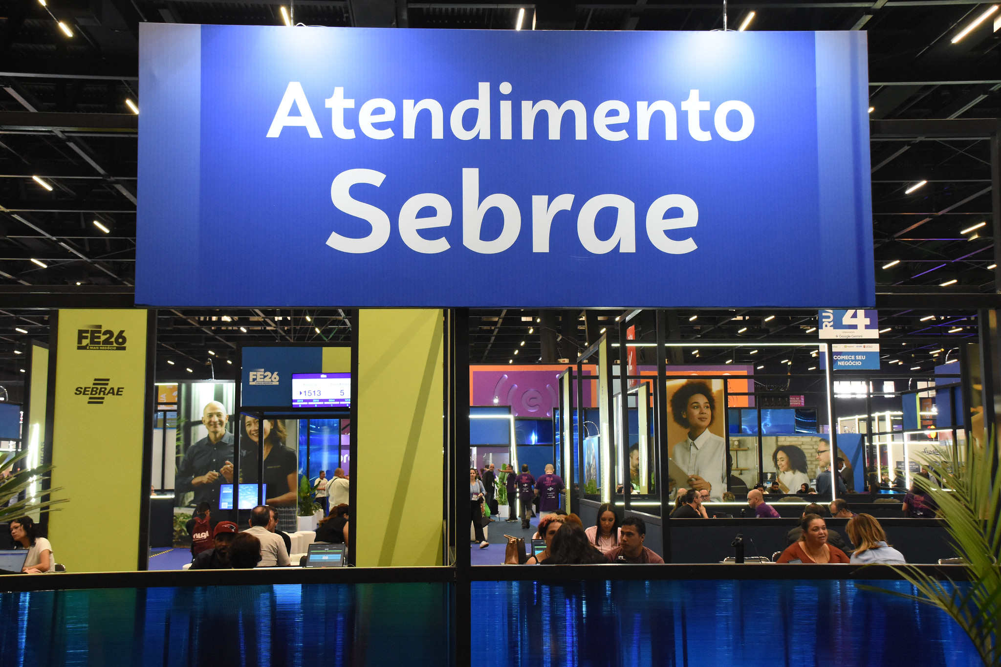 Espaço Atendimento Sebrae oferece consultorias gratuitas na Feira do Empreendedor Visitante recebe orientações, realiza diagnóstico empresarial e pode participar de palestras 