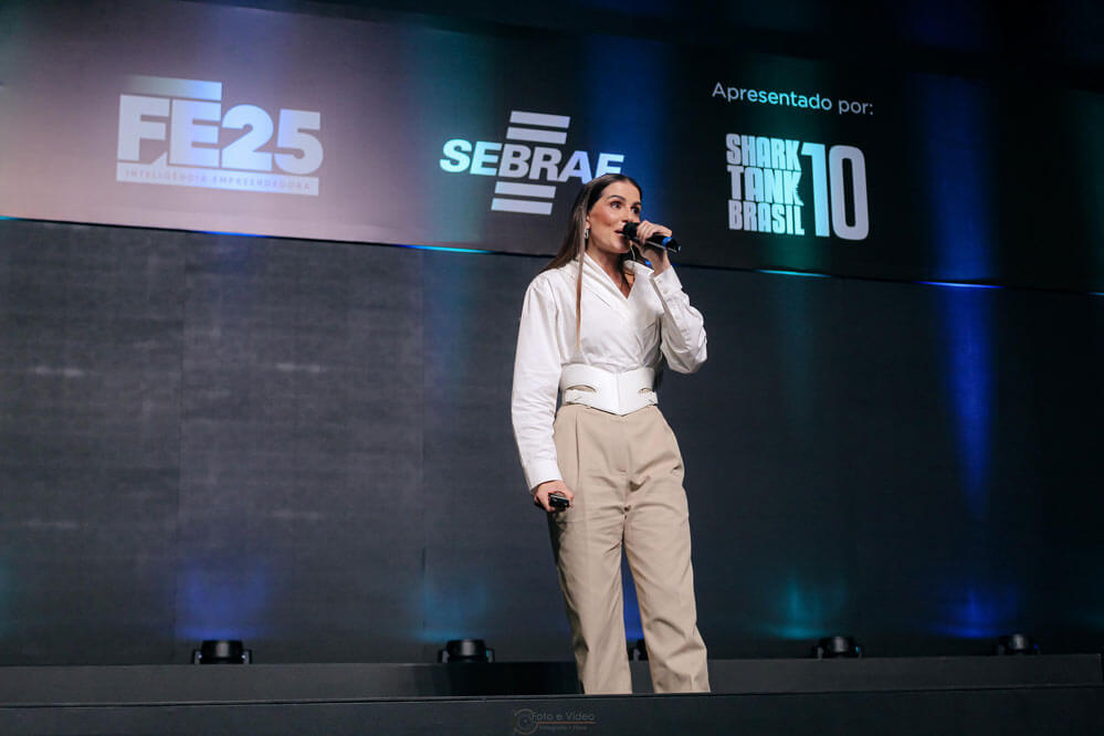 Sonhos, fazer acontecer, educação financeira e franquias foram assunto na Feira do Empreendedor Deborah Secco, Raony Phillips, Nath Finanças e José Carlos Semenzato deram palestras na Arena do Conhecimento nesta quinta-feira