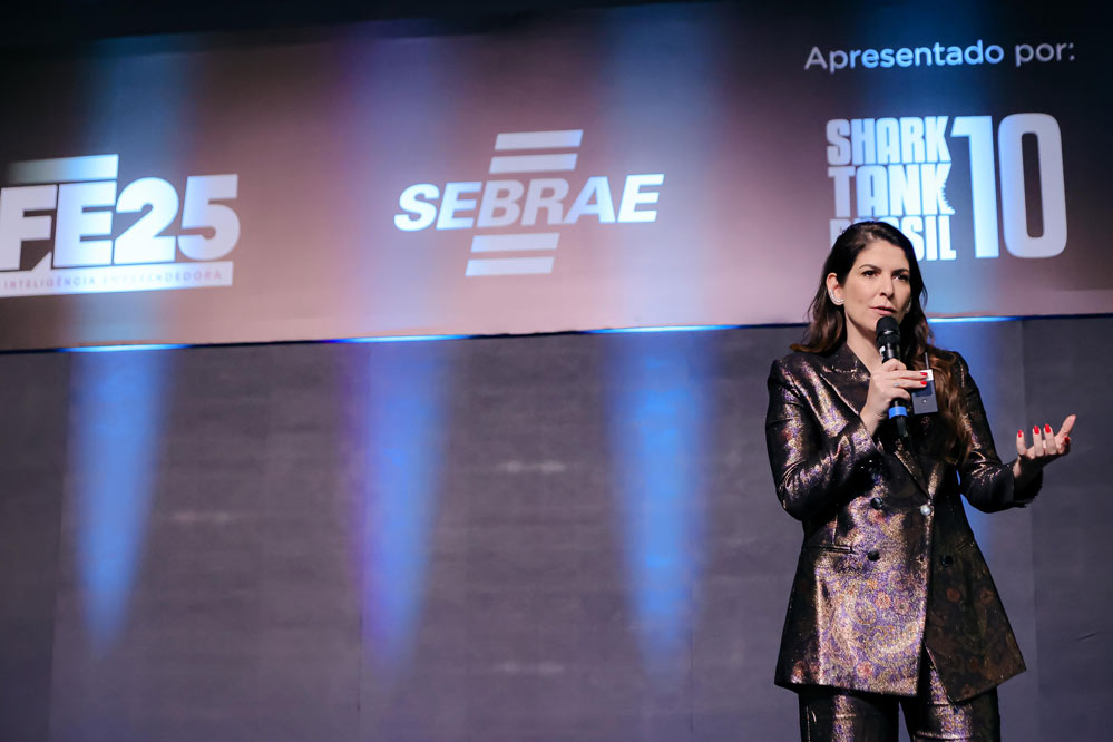 Feira do Empreendedor 2025: muito conteúdo no primeiro dia de palestras Carol Paiffer, Ronaldo Lemos, Laís Souza e Marcelo Ortega subiram ao palco da Arena do Conhecimento. Nesta quinta, é a vez de Deborah Secco, Raony Phillips, Nath Finanças e José Carlos Semenzato